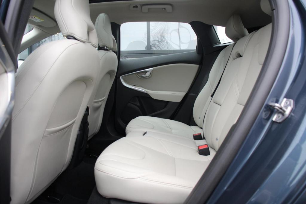 Volvo V40 1.5 t2 signature edition - leder - automaat - panoramadak - camer