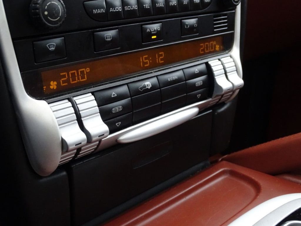 Porsche Cayenne 4.8 turbo 500pk | pano