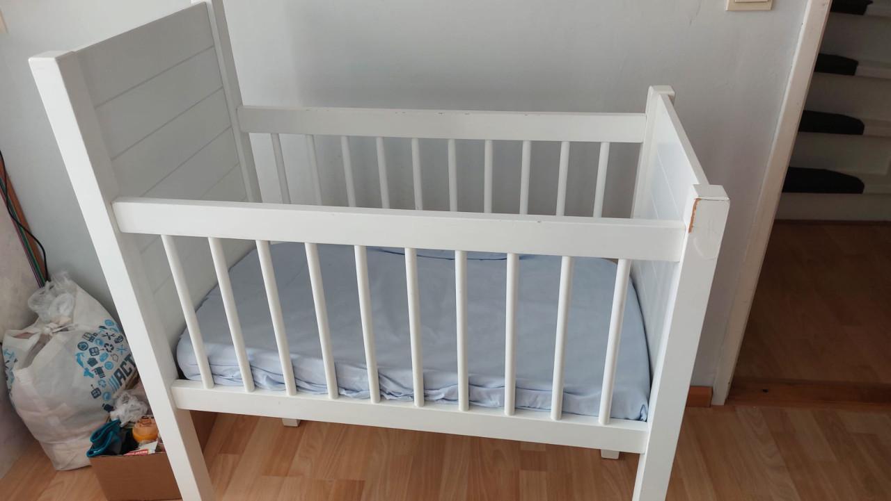 Ledikant baby bed 40x80 inclusief matras