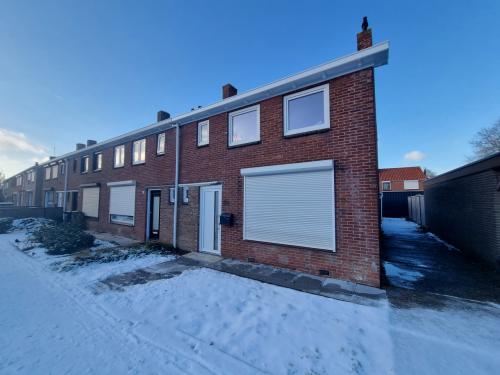 TE HUUR: Hoekwoning te Terneuzen