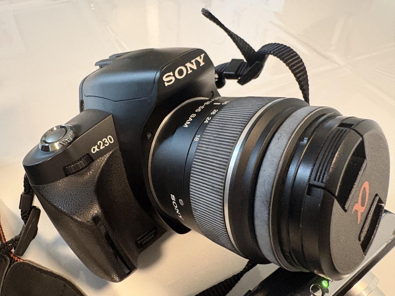 Digitale camera Sony Alpha 230 spiegelreflex + Sony cyber shot camera