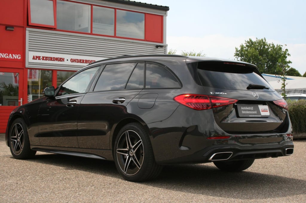 Mercedes-Benz C-Klasse estate 300 e amg line