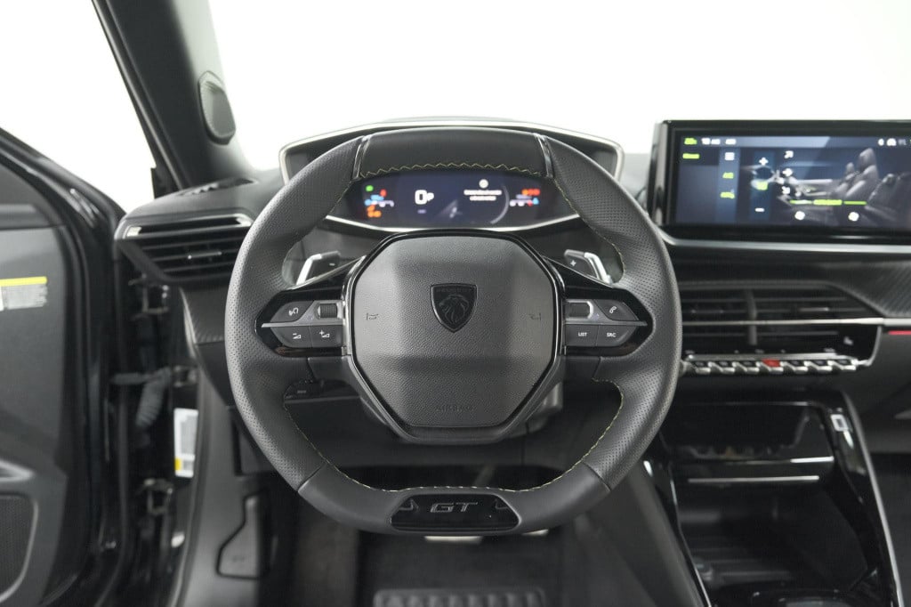 Peugeot 2008 puretech 130 eat8 gt | 360 camera | stoelmassage | adaptieve c