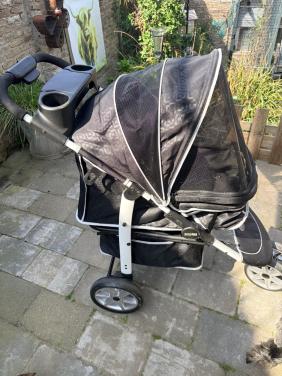 Inboort honden buggy