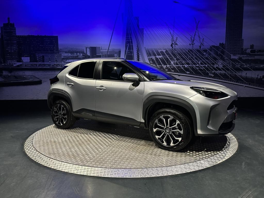 Toyota Yaris Cross 1.5 hybrid 130 dynamic *acc*winterpakket*camera*17inch*