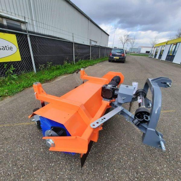 Veegmachine voor compact tractor