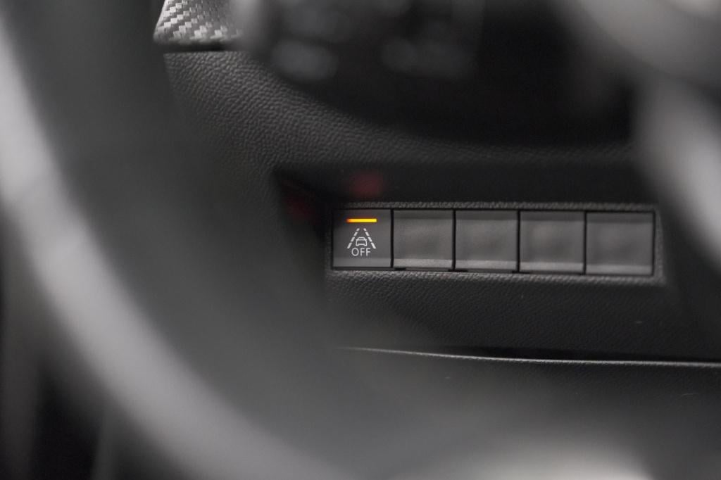 Peugeot 208 puretech 100 gt | camera | apple carplay | parkeersensoren | na