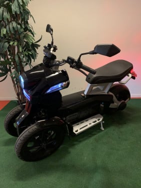 DOOHAN ITANK 45KM 2XACCU NU 2395,= RIJKLAAR