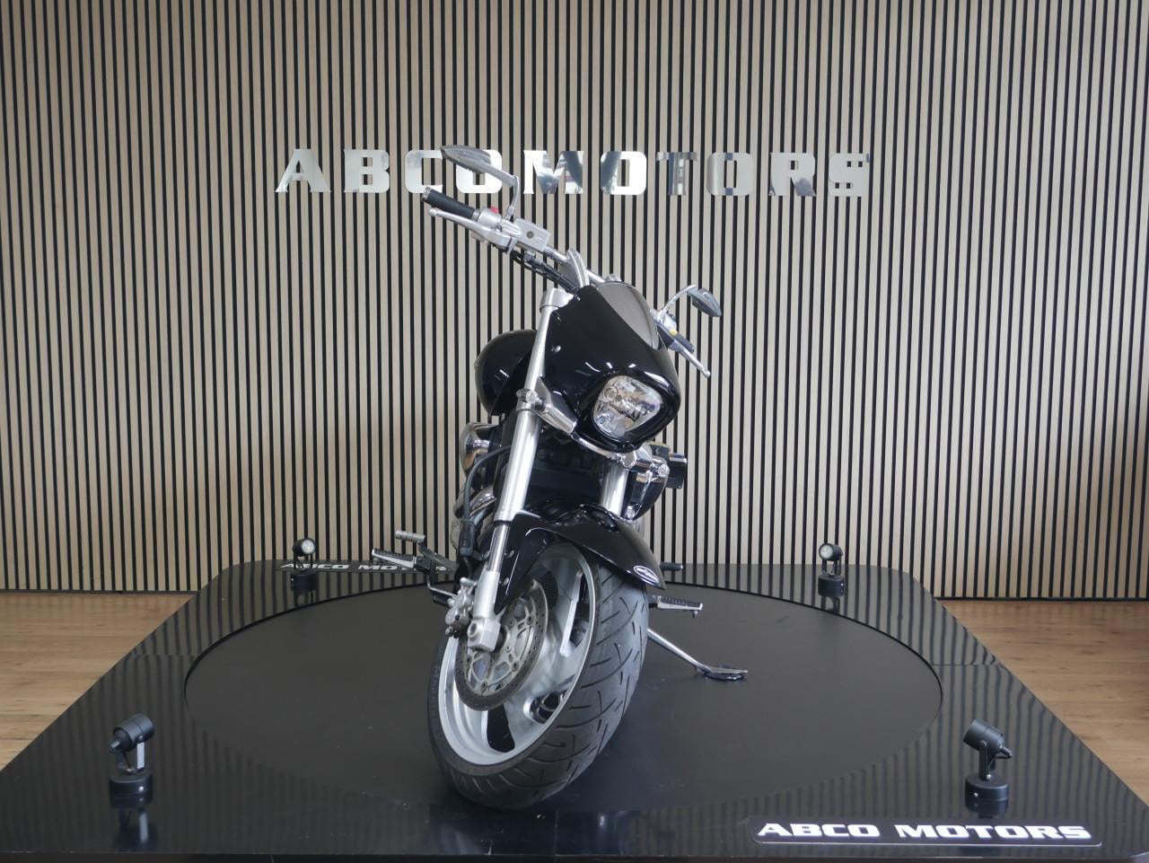 SUZUKI M 1500 INTRUDER