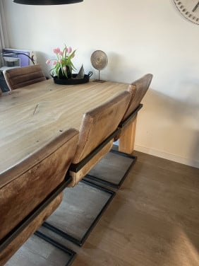 Eetkamertafel stoelen 6-8 personen en bijpassende eiken salontafel