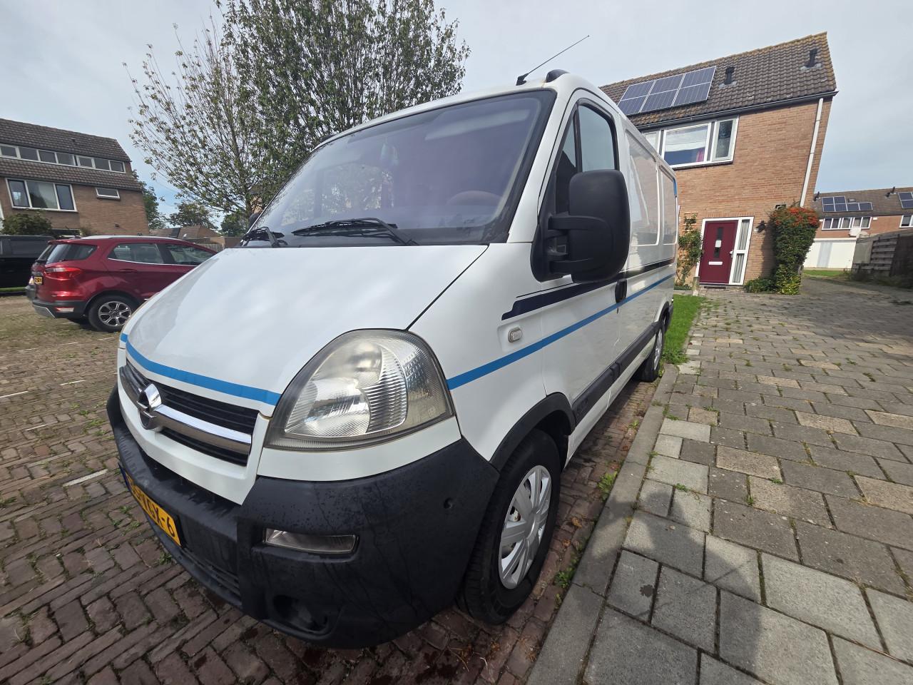 Opel movan 2.5cdti 74 kw l1h1 2007