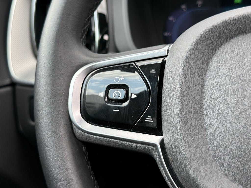 Volvo XC60 2.0 t6 awd + dark
