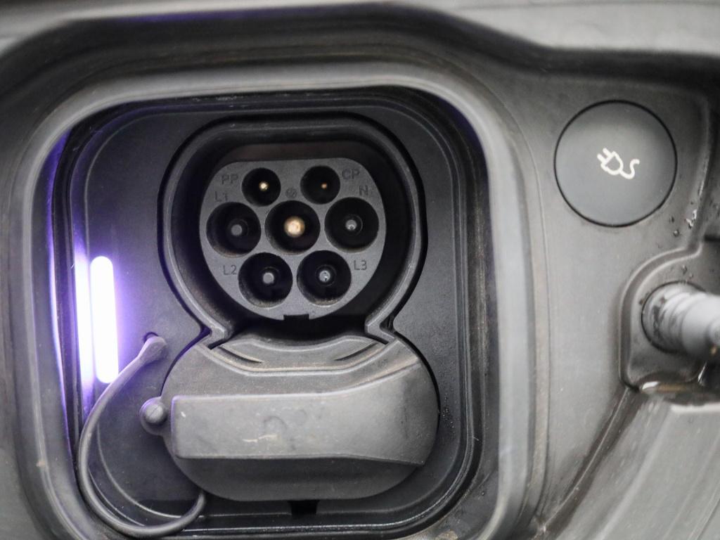 Volvo XC40 recharge p8 awd r-design | automaat | apple carplay / android au