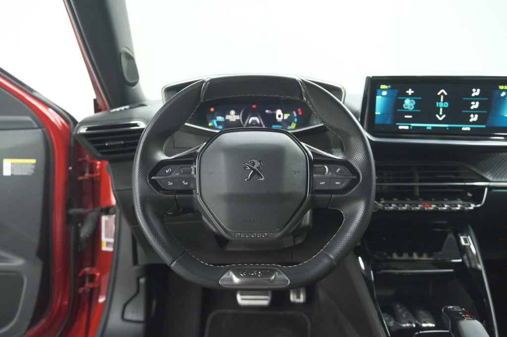 Peugeot E-2008 ev gt pack 50 kwh | panoramadak | camera | adaptieve cruise 