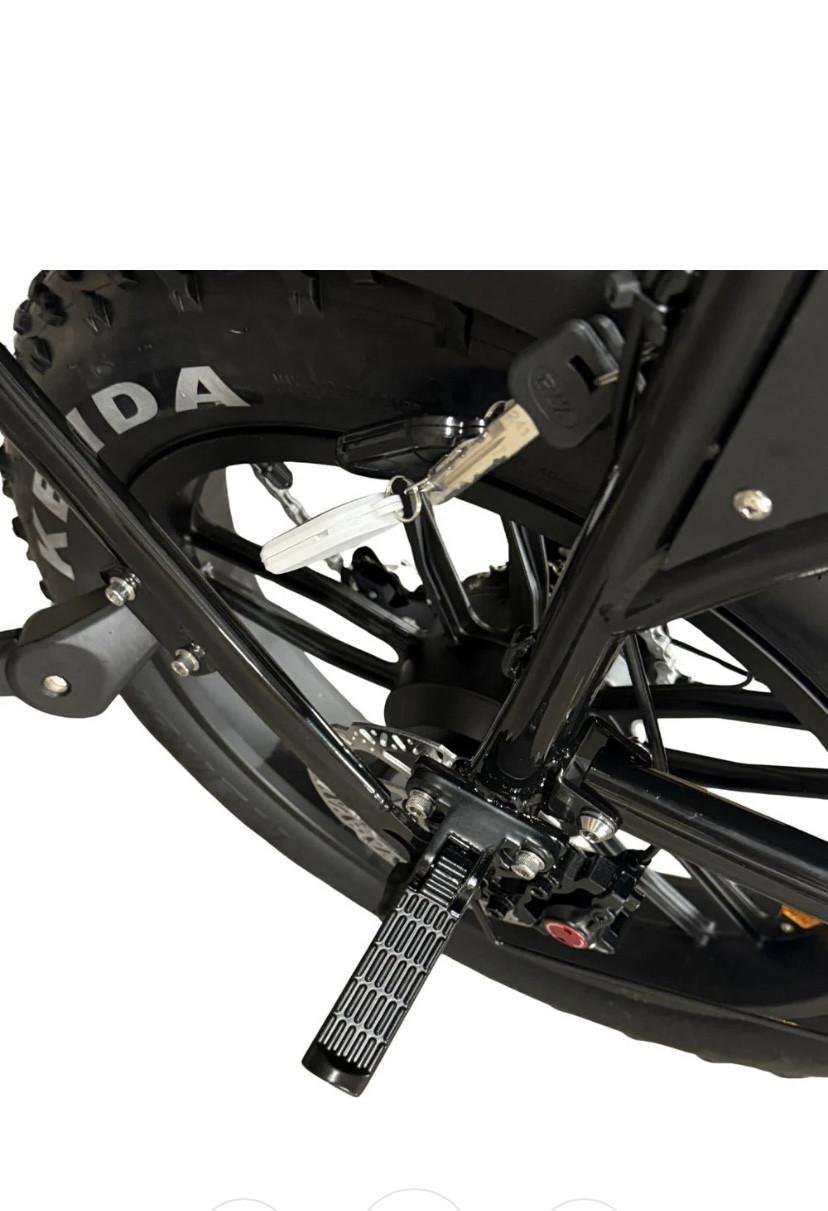 NU BIJ SCOOTERPROMO DE NIEUWE OUXI V8 GLOSSY BLACK EN NFC KAART NU 1095,=