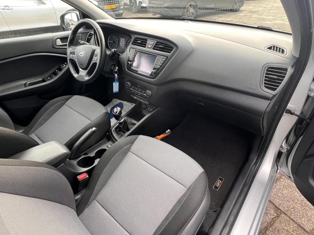 Hyundai I 20 1.0 t-gdi comfort, camera, navigatie, trekhaak enz...