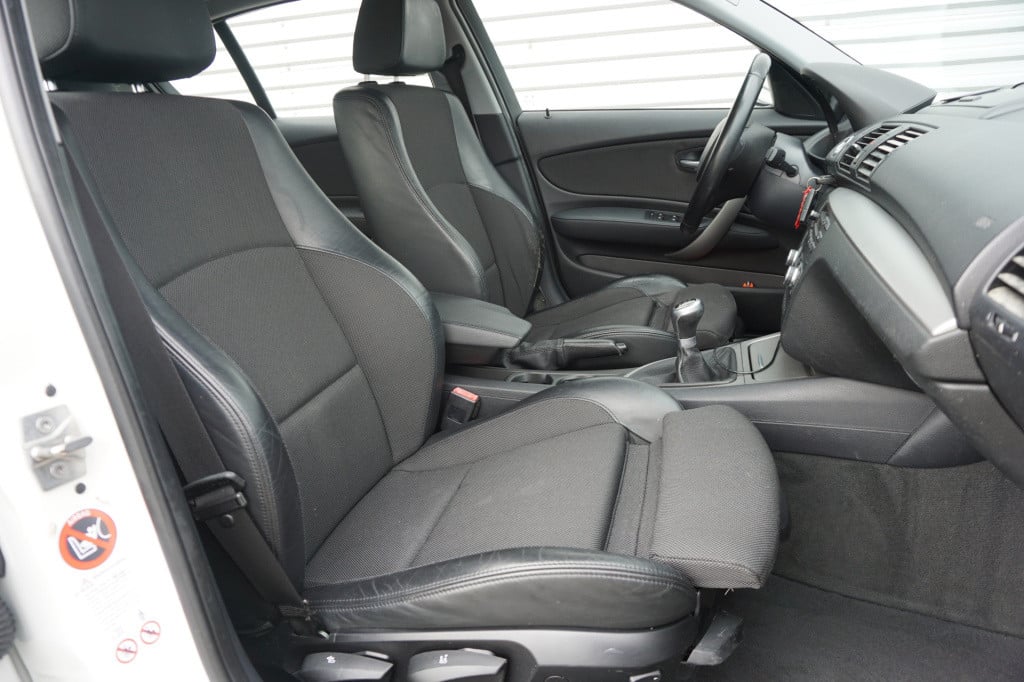 BMW 1 Serie 116i business line airco / elektr. ramen / lm velgen / trekhaak