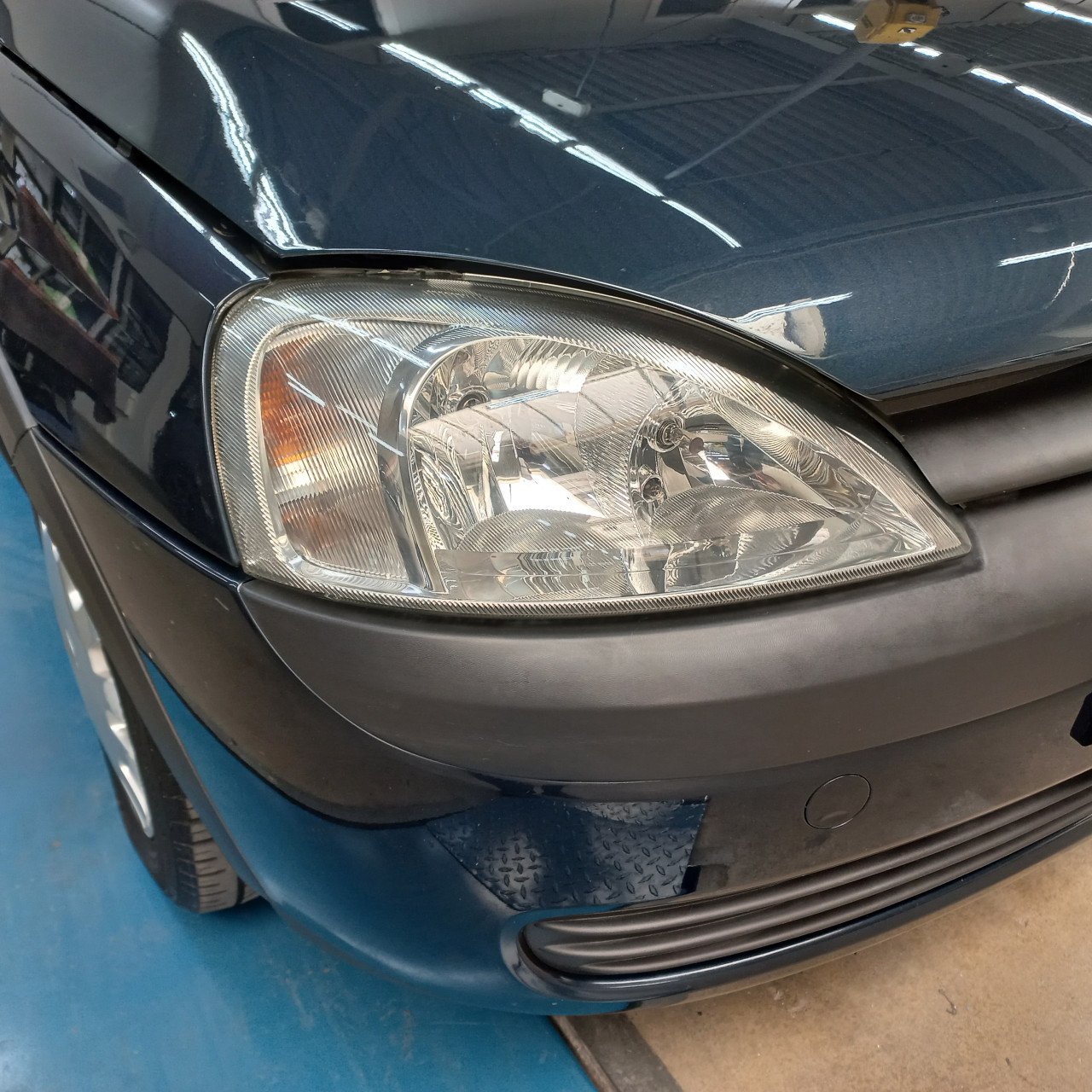 Mooie Opel Corsa 1.2 N  met lage KM stand