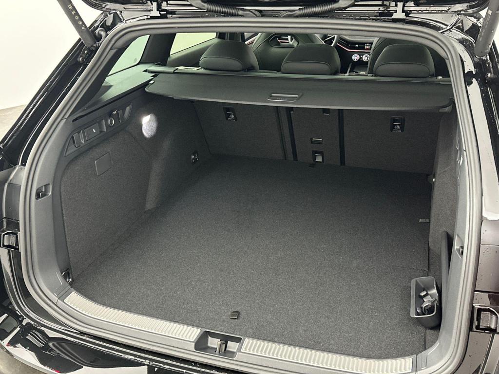 Skoda Superb sportline business 1.5 tsi phev 150 kw / 204 pk co