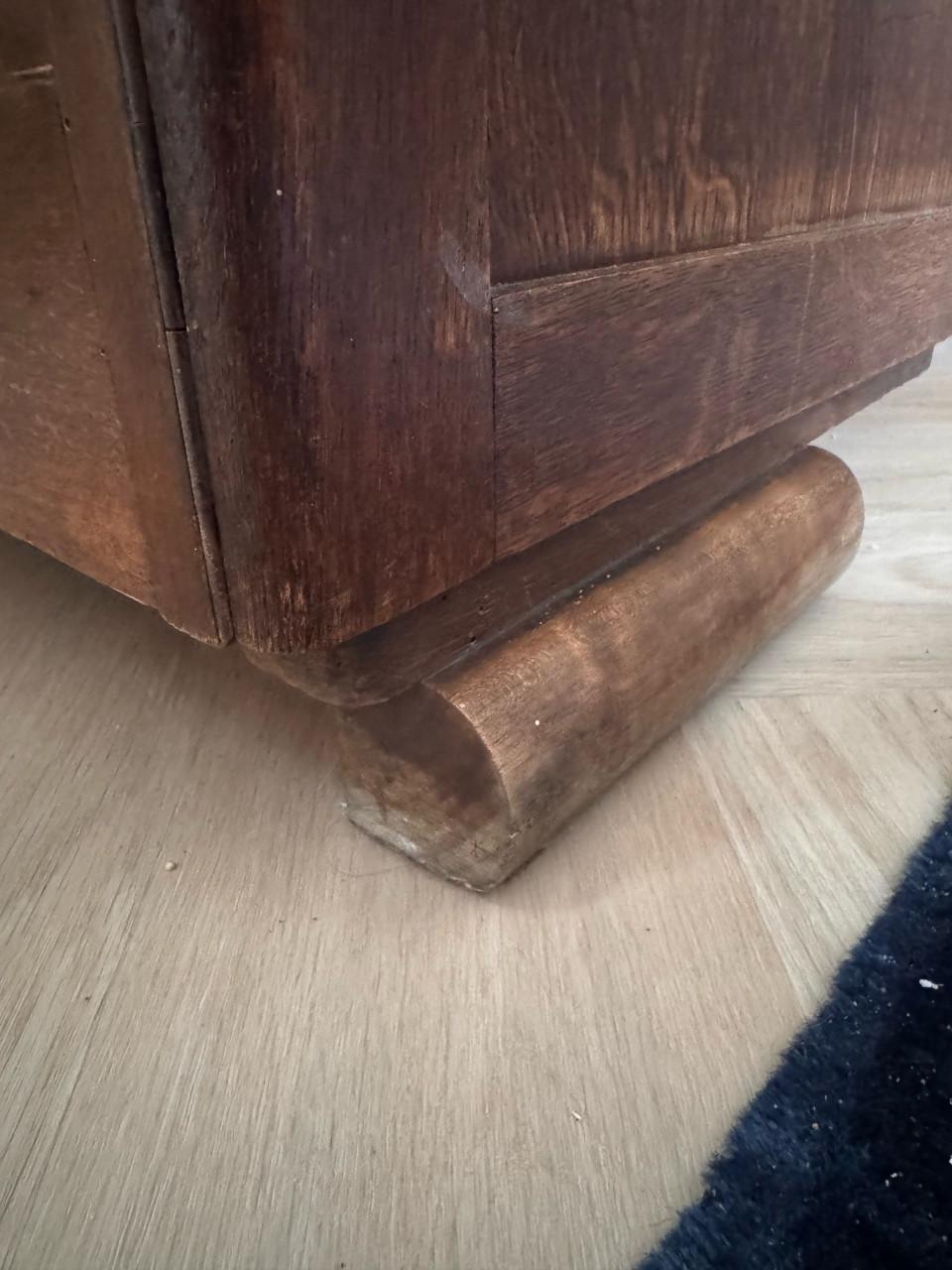 Antieke boekenkast of buffetkast