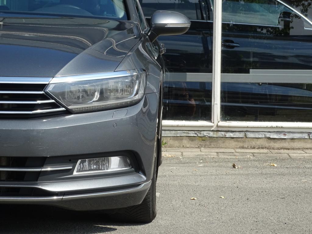 Volkswagen Passat variant 2.0 tsi highline 211pk automaat | el. trekhaak | 