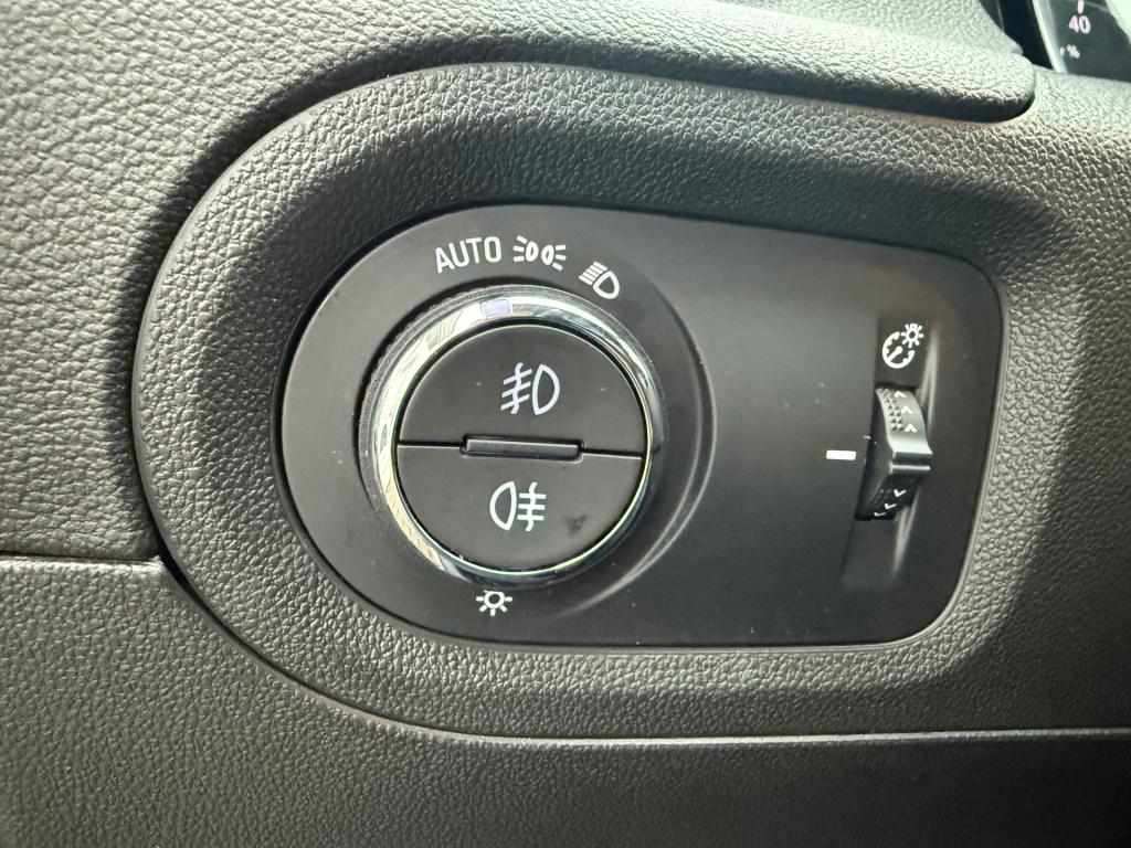 Opel Grandland X 1.6 turbo hybrid business elegance