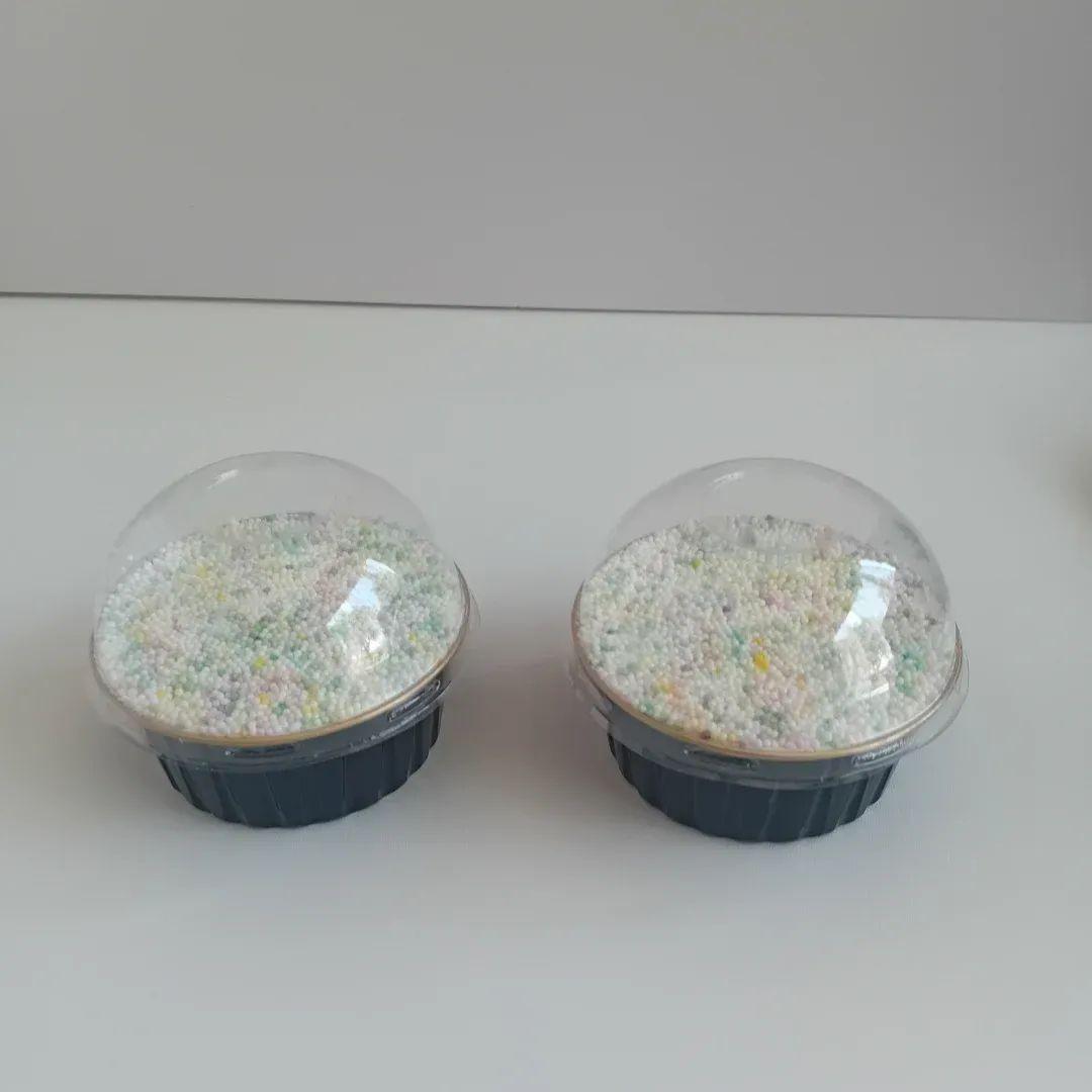 Dot cakes