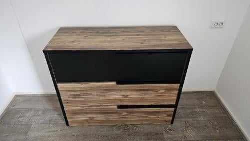 Vernazza ladekast met 3 lades. Handige kast met veel opbergruimte.