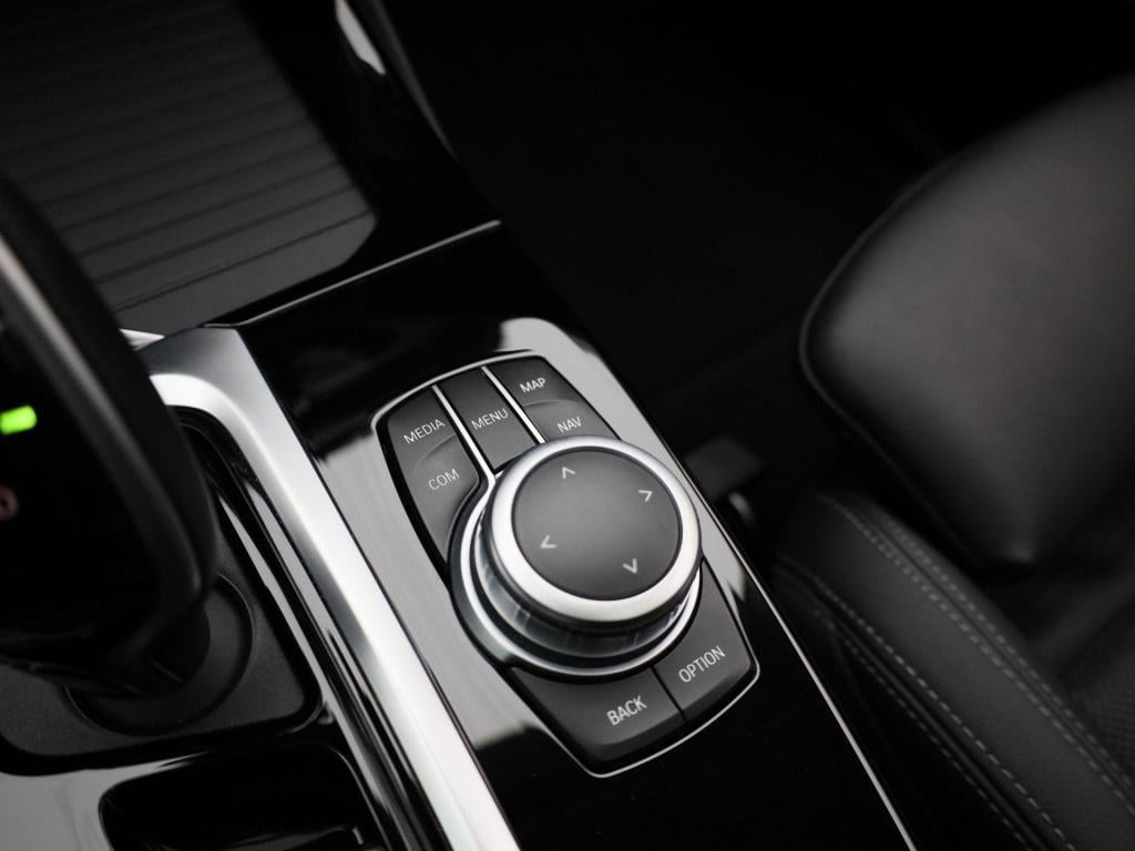 BMW X3 xdrive30e (135 kw) | automaat | panoramadak | trekhaak 2.000 kg | st