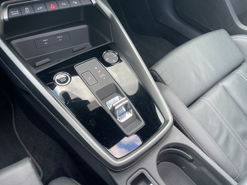 Audi A3 sportback 45 tfsi e s-line competition -full options-plug-in-hybrid