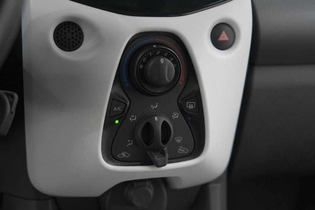 Citroen C1 1.0 vti shine | camera | airco | navigatie | 5 deurs