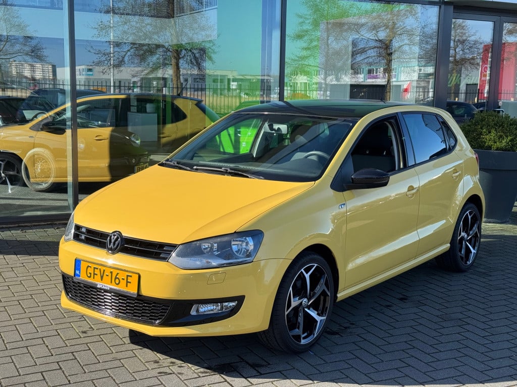 Volkswagen Polo 1.4-16v r-line * carplay * pdc * airco