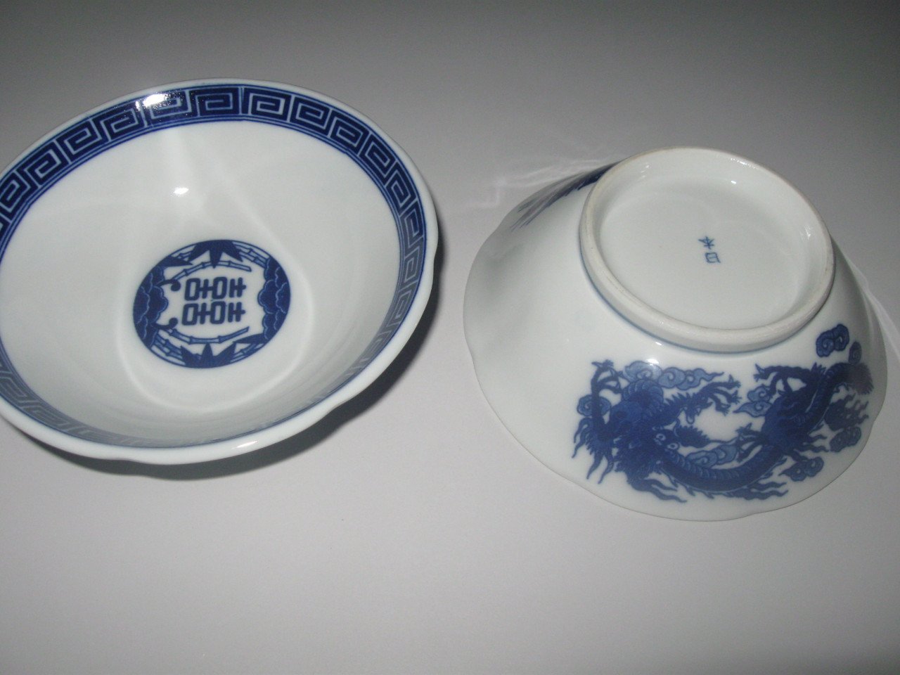 2 Japanse aardewerk schaaltjes