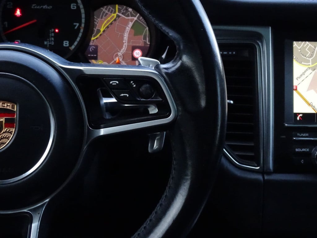 Porsche Macan 3.6 turbo 400pk | luchtvering | pano | 21" | stoelventilatie-