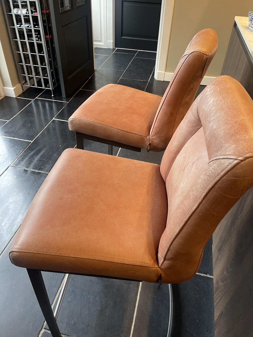 Bartafel  en 2 stoelen