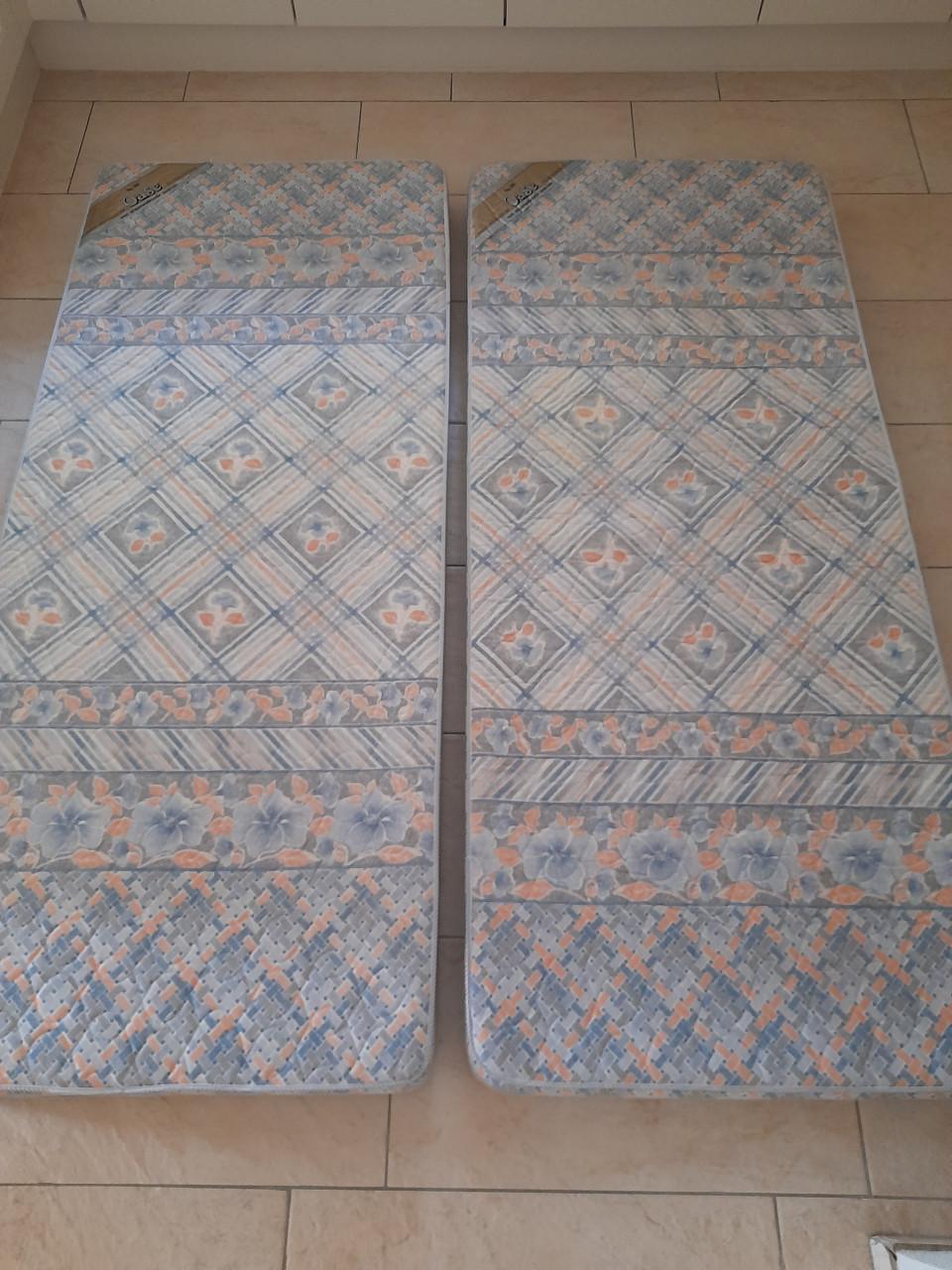 2 x matras 80 x 190 (in goede schone staat )