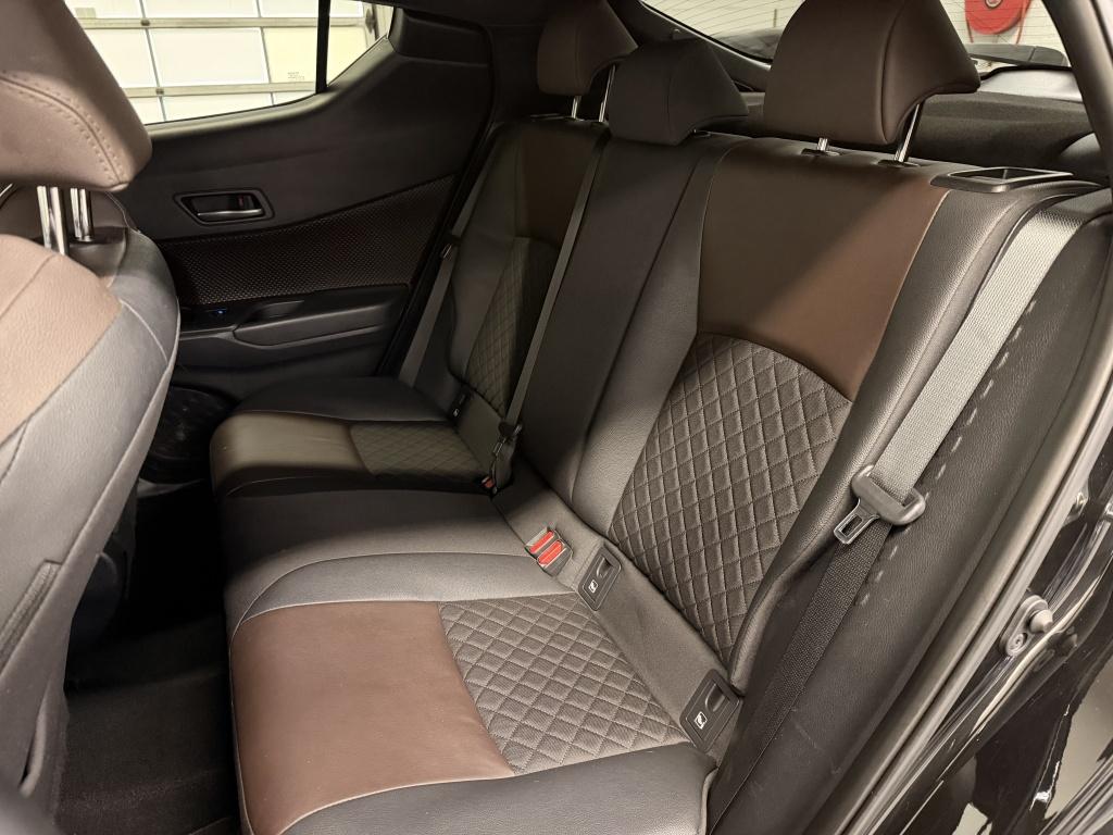 Toyota C-hr 1.8 hybrid executive