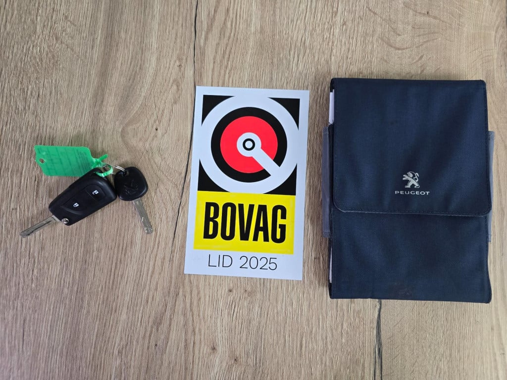 Peugeot 108 occasion in zwart met airco en bluetooth connecten | tweedehand