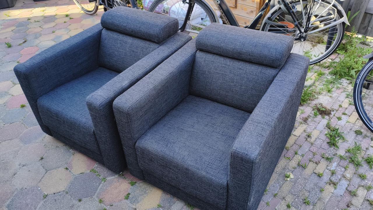 2 antraciete stoelen