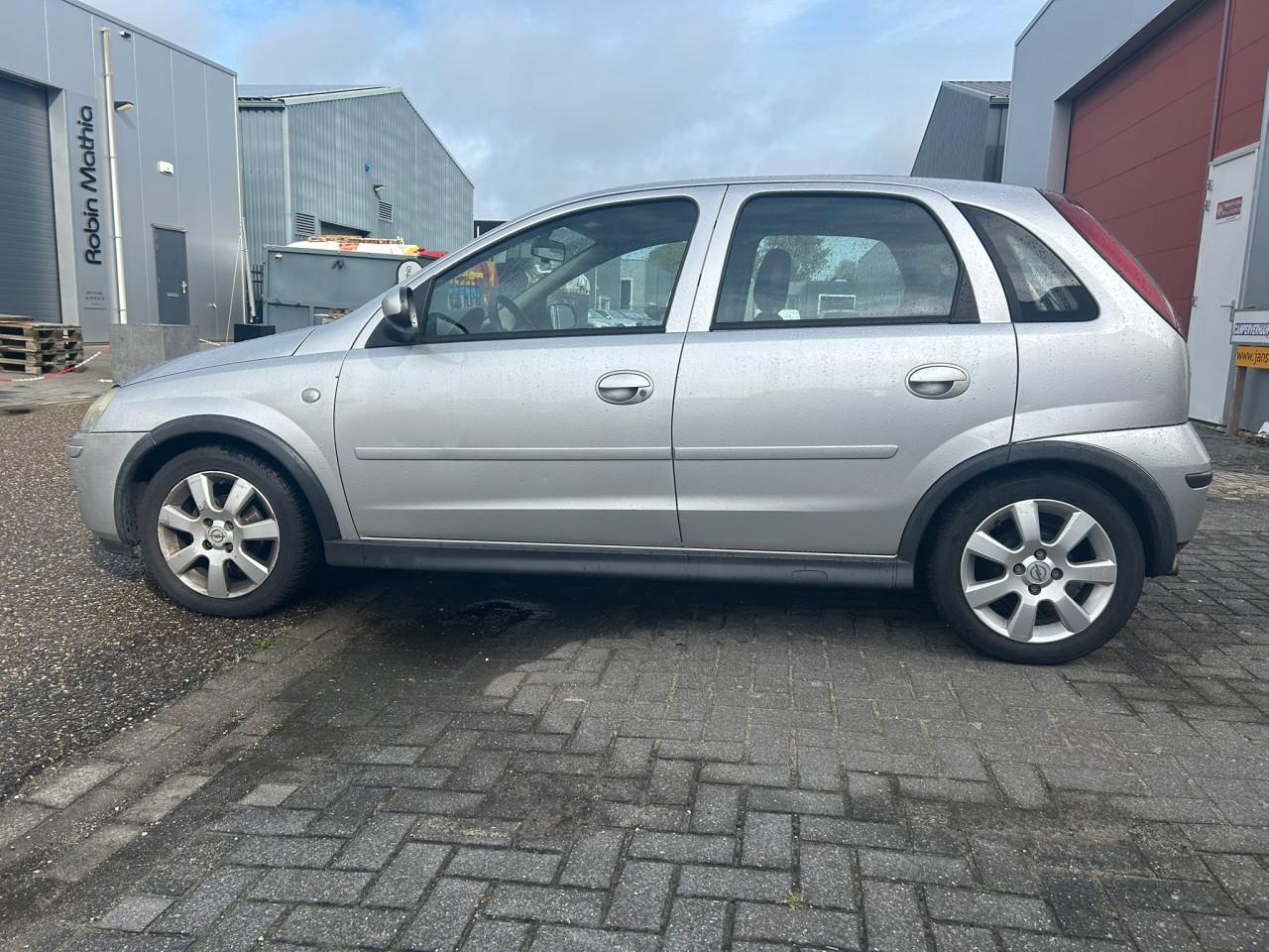 Opel Corsa 1.2-16V Silverline Airco/LM Velgen/Multifunctioneel Stuur