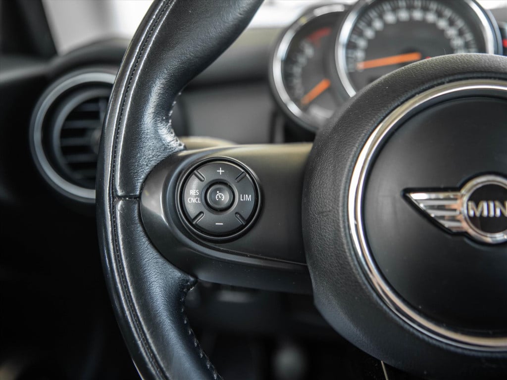 Mini One mini 1.2 102pk business | navigatie | bluetooth | park. sensoren |