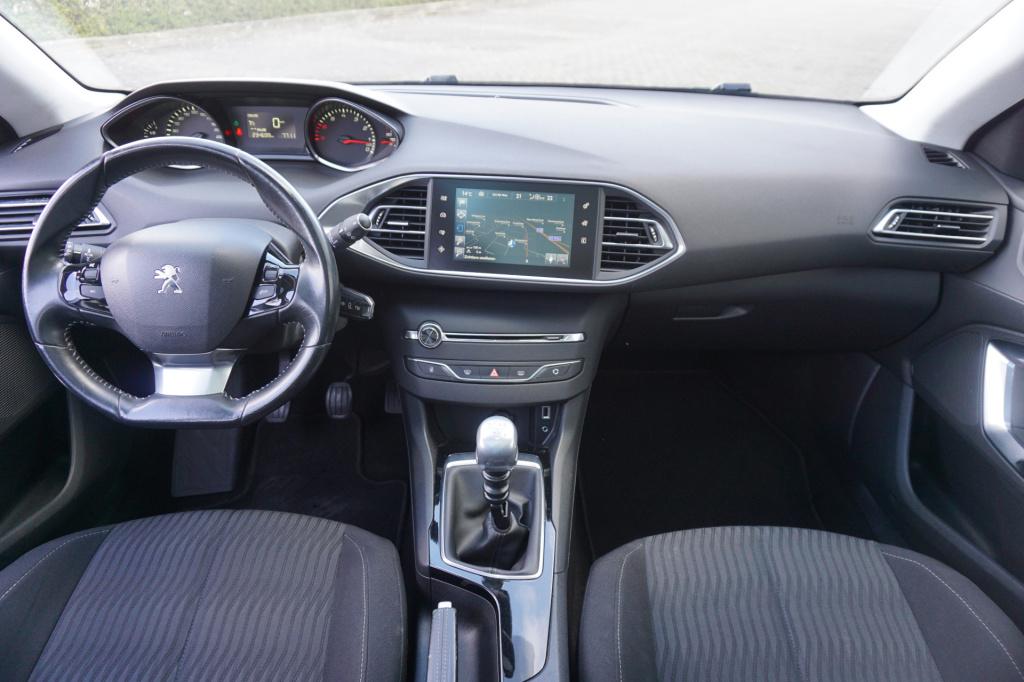 Peugeot 308 sw 1.2 e-thp blue lease executive climate / navi / cruise / pan