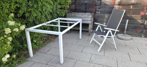 Tuinstoelen en tafelonderstel wit/antraciet