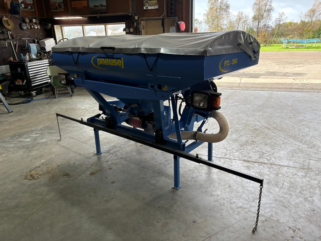 Hydraulische Front/Zaaitank Pneusej FT1