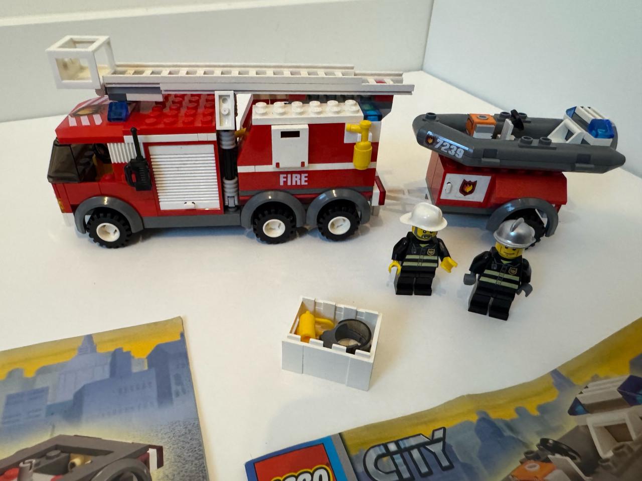 Lego city 7239 compleet met boekjes