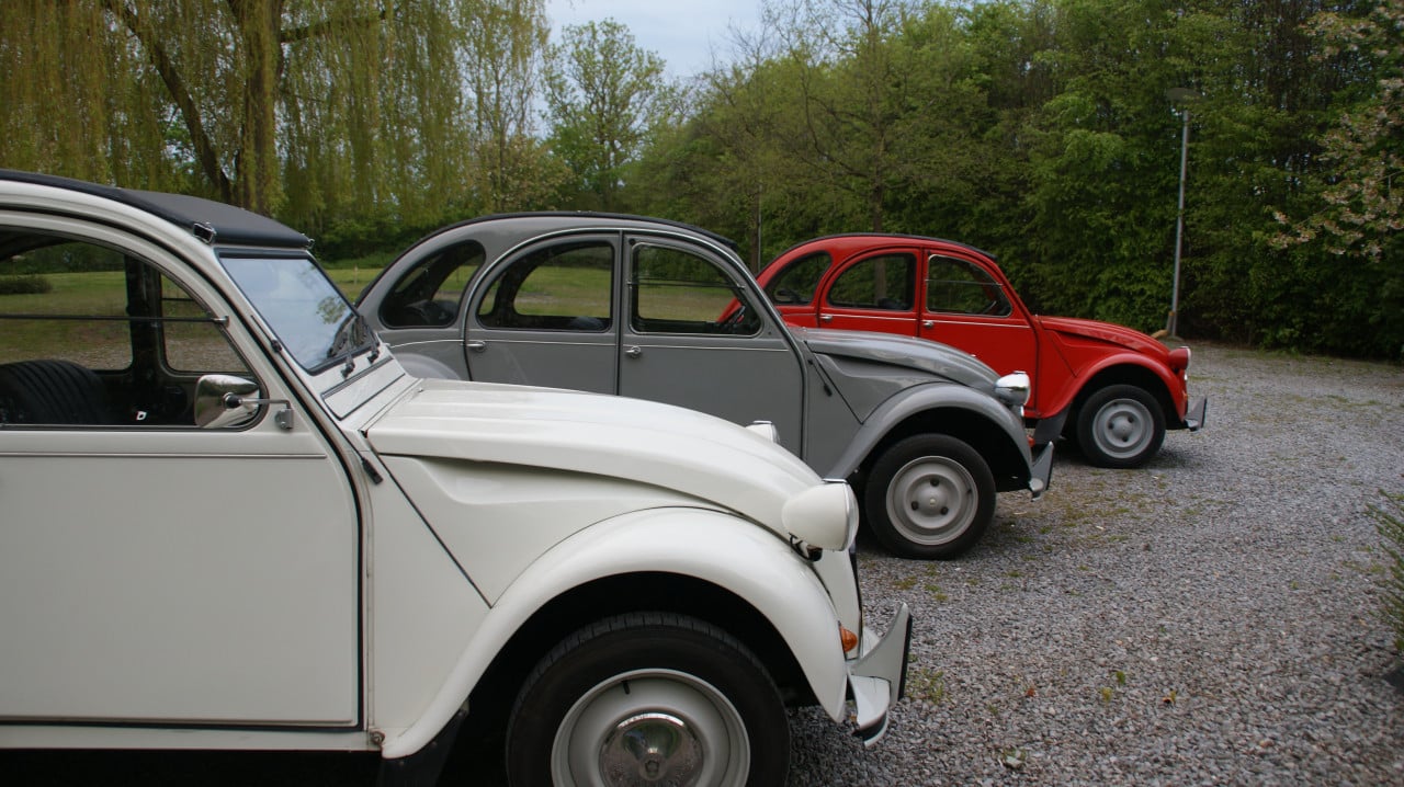 Rijd deze zomer stijlvol door Zeeland in een 2CV!