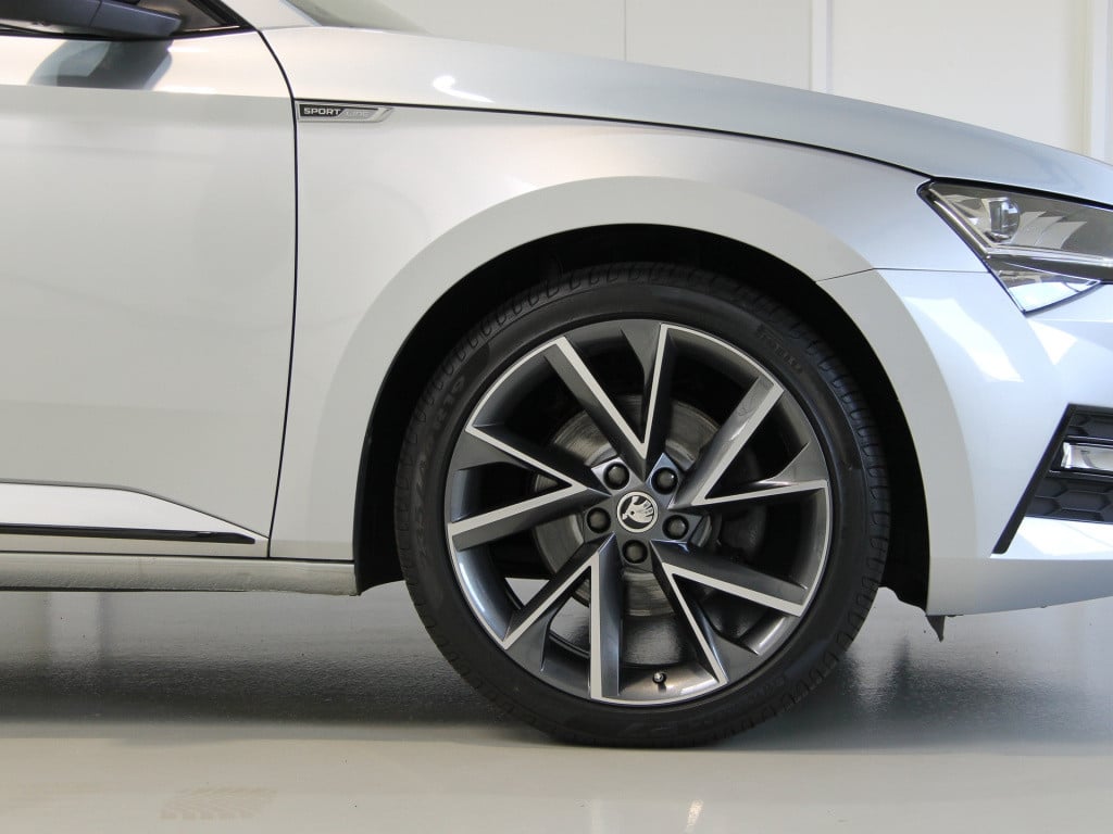 Skoda Superb combi 1.4 tsi iv 218pk sportline | pano dak | trekhaak