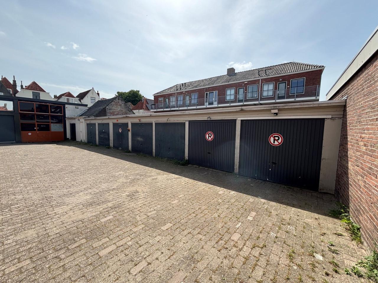 Te huur opslag/garagebox Zusterplein  Middelburg (centrum)