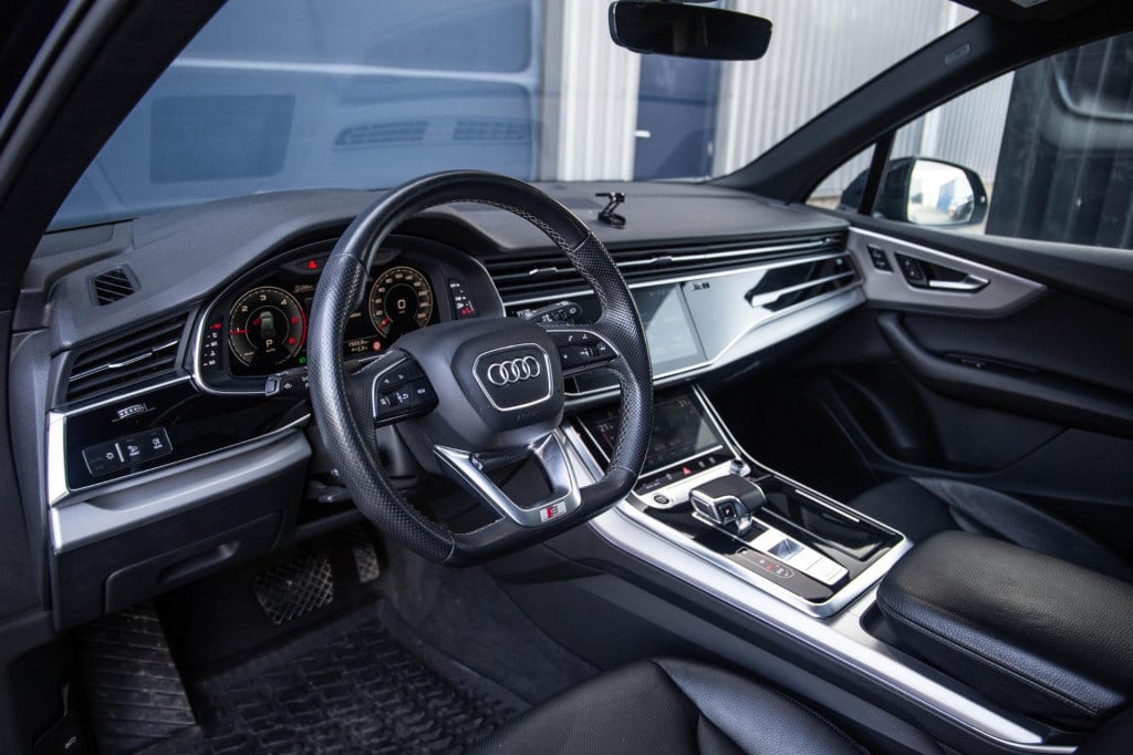 Audi Q7 sq7 s-line grijs kenteken 3x s-line / 360 camera / adaptive cruise 
