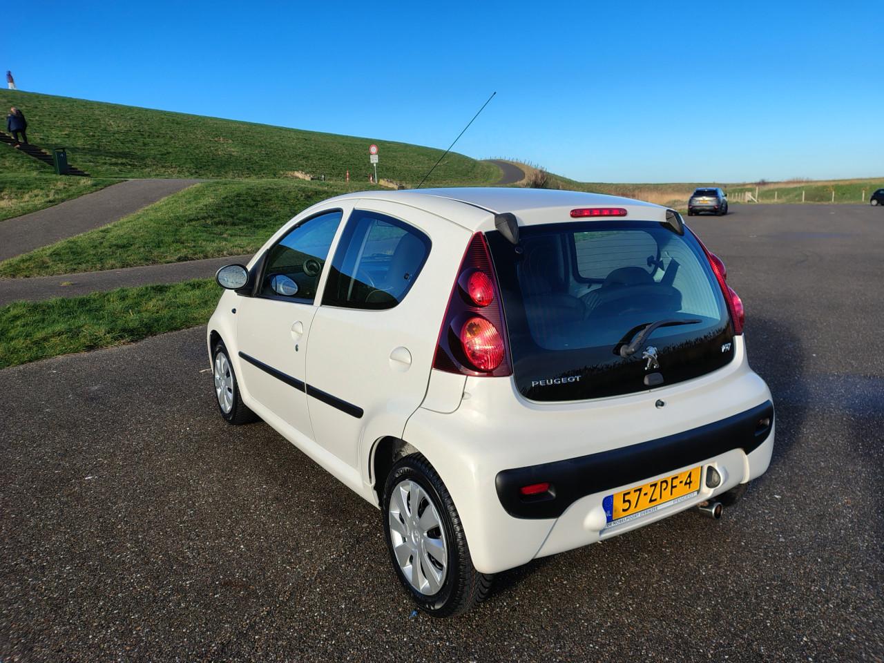 Peugeot N107 1.0 70pk